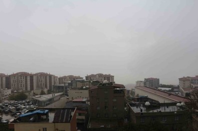 Sirnak'ta Saganak Yagis Etkisini Gösterdi