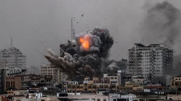 Filistin asılllı model Gigi Hadid: İsrail her Filistinliyi terörist görüyor! Bu şeytanca