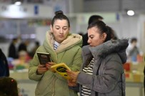 Çorum'da Açilan Kitap Fuarina Yogun Ilgi