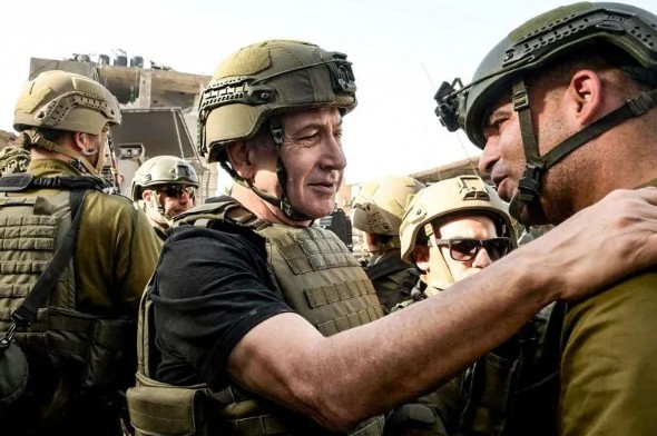 Katliamcı Netanyahu'nun hayatta kalma stratejisi: Foreign policy tek tek sıraladı