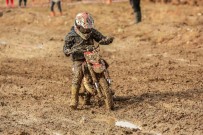 7 Yasindaki Motosikletçinin Hedefi Dünya Sampiyonlugu