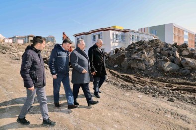 Baskan Yalçin Talas Millet Bahçesi Egitim Kampüsü'nde