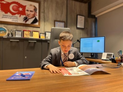 Çocuklar Troya Müzesi'ni Ele Geçirdi