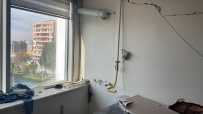 Orta Hasarli Binadaki Ofisi Soydular