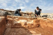 Perre'de 1800 Yillik Boga Basi Kabartmasi Bulundu