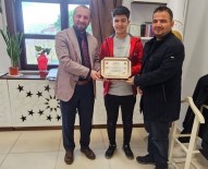 Simav'da 3 Kur'an Kursu Ögrencisine Hafizlik Belgesi