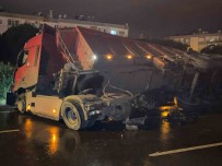 Tir Karsi Seride Geçip Devrildi Açiklamasi 1 Yarali