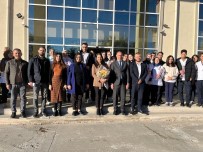 Üniversite Ögrencilerinden Huzur Evi Sakinlerine Dis Taramasi