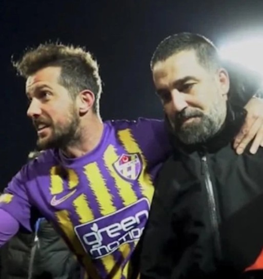 Seçil Erzan'a milyonlarca dolarını kaptırmıştı: Eyüpspor, Arda Turan'a moral verdi