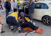 Kazada Yaralandi Ama Çantasini Asla Birakmadi