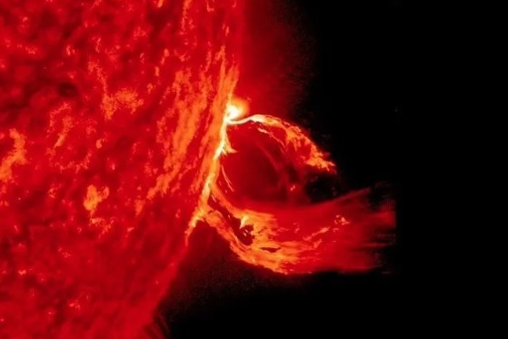 Tüm dünya karanlığa gömülebilir! Uzmanlar o tarihe işaret etti!