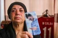 Acili Anne Kazada Kaybettigi Oglunun Odasina Giremiyor