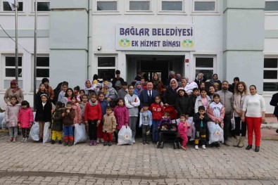 Baglar Ilçesinde 11 Ayda 3 Bin 152 Çocuga Giysi Destegi Saglandi