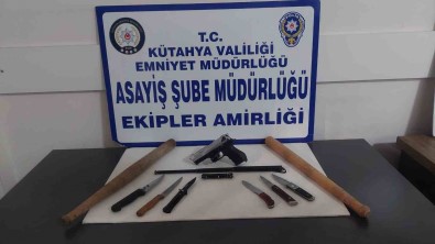 Kütahya'da Yaya Devriyelerince 144 Sahis Ve 16 Aracin Sorgusu, GBT Kontrolü Ve Denetimi Yapildi