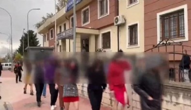 O ilimizde fuhuş operasyonu! 61 kadından 4'ünde HIV virüsü çıktı!