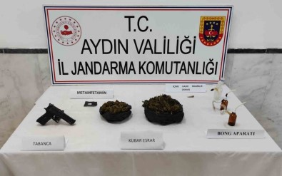 Uyusturucu Operasyonunda Yakayi Ele Verdi