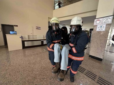 Yüksekova Devlet Hastanesinde Deprem Tatbikati
