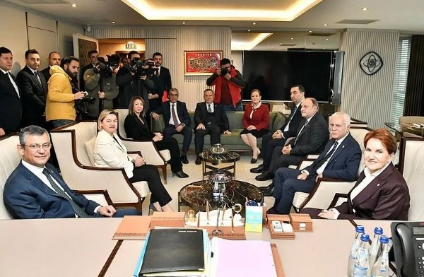 Zehir zemberek sözlerle ayrılmıştı! Akşener 'oturmam' dediği masaya geri mi dönecek? O günü işaret etti