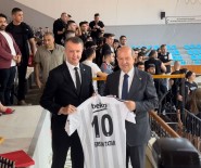 KKTC Cumhurbaskani Ersin Tatar, Besiktas Tekerlekli Sandalye Basketbol Takimi'nin Maçini Izledi