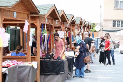 'Maharetli Eller' Kendi Gününde Kendi Yerinde