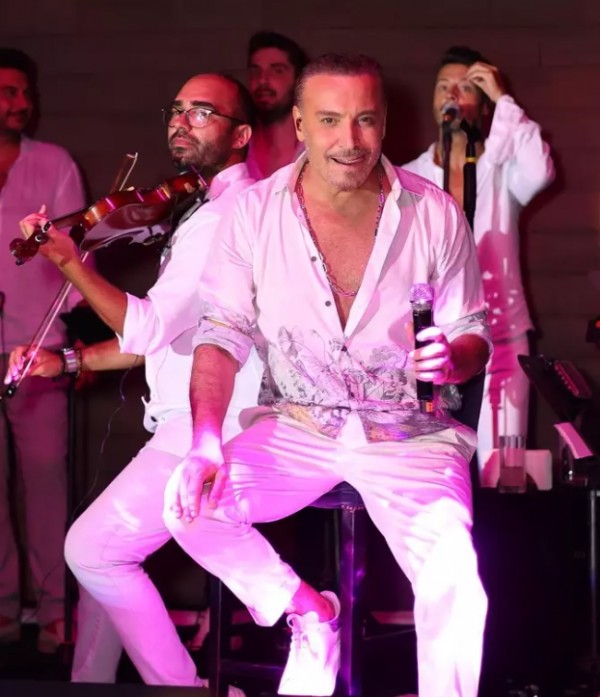 Başı şantajcılarla derde girdi