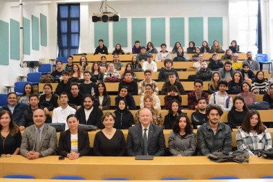 'Cumhuriyetimizin 100. TÜRSAB'in 50. Yilinda Turizmin Ve Turizmcinin Gelecegi' Adli Seminer Gerçeklestirildi