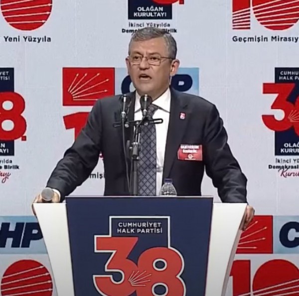 CHP'nin 38. Olağan Kurultayı'nda yeni genel başkan belli oldu! Özgür Özel, Kemal Kılıçdaroğlu'nu geride bıraktı