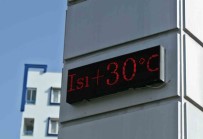 Antalya'da Kasim Ayinda Termometreler 30 Dereceyi Gösterdi, Deniz Keyfi Ara Vermedi