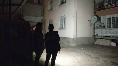 Çorum'da Bir Garip Olay Açiklamasi 'Evimde Hirsiz Var' Diyerek Polis Çagiran Kadin 5. Kattan Atladi