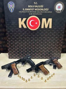 Aracindan 3 Ruhsatsiz Tabanca Çikti