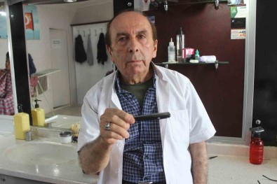 Emektar Berber 53 Yildir Meslegini Ilk Günkü Heyecan Ile Yapiyor