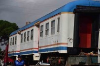 Incirliovalilar Kitaplarini Vagonda Okuyacak