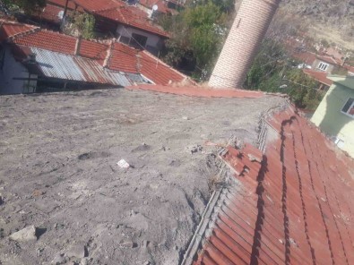 Sivrihisar'daki 573 Yillik Tarihi Caminin Yenileme Çalismasi Basladi