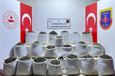 Diyarbakir'da 914 Kilogram Esrar Ele Geçirildi Açiklamasi 2 Gözalti