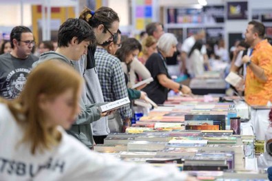 IZKITAP Kitapseverlerin Bulusma Noktasi Oldu