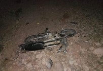 Motosikletle Uçurumdan Uçan 13 Yasindaki Çocuklardan Biri Öldü