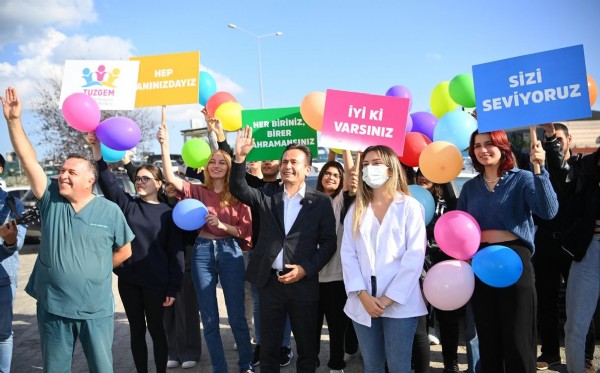 Tuzla Belediyesi Gençlik Merkezi'nden lösemili çocuklara moral