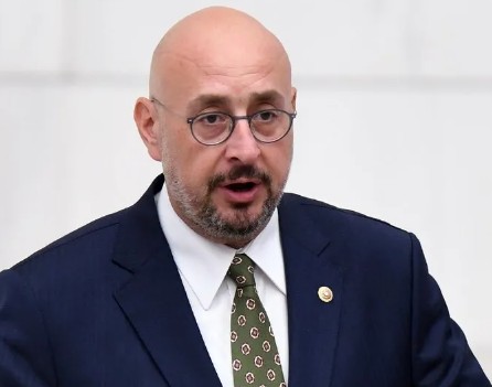 İYİ Parti'de ortalık yangın yeri: Akşener en yakınındaki iki isme kapıyı gösterdi! Gizlice banka hesaplarını inceletmiş...