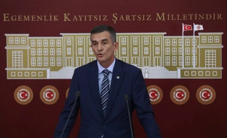 İYİ Parti'de ortalık yangın yeri: Akşener en yakınındaki iki isme kapıyı gösterdi! Gizlice banka hesaplarını inceletmiş...