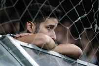Besiktas Taraftarindan Burak Yilmaz Ve Futbolculara Tepki