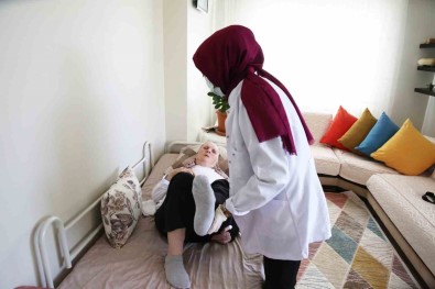 Eyüpsultan'da Evde Fizik Tedavi Hizmeti Hastalara Umut Oluyor