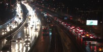 Istanbul'da Saganak Yagmur Etkili Oluyor