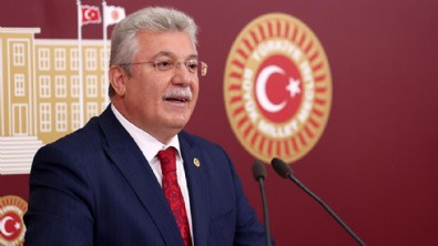 AK Parti Grup Başkanvekili Akbaşoğlu: Sayın Özgür Özel aynı maskeli tiyatroya devam ediyorsunuz