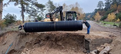 Asiri Yagistan Çöken Yolda Çalismalar Basladi