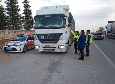 Bin 463 Sürücüye Toplam 2 Milyon 560 Bin 464 TL Para Cezasi Kesildi