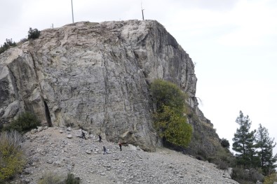 Kayip Genç Kale Surlarinin Dibinde Ölü Bulundu