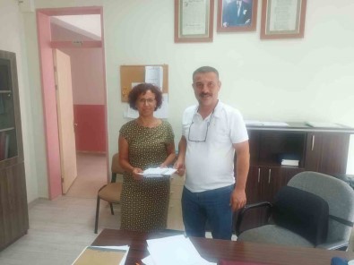 Ögrencilerin 5 Yil Önce Kendilerine Yazdiklari Mektuplar Postalandi