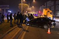 Araçlar Karsi Yola Geçti, Ortalik Savas Alanina Döndü Açiklamasi 1 Yarali