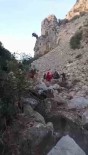 Izmir'de Kayaliklardan Düsen Kisi Helikopterle Böyle Kurtarildi