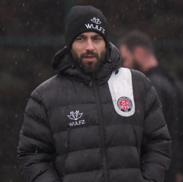 Süper Lig'de bir ayrılık daha! İstanbul ekibi hocasını gönderdi